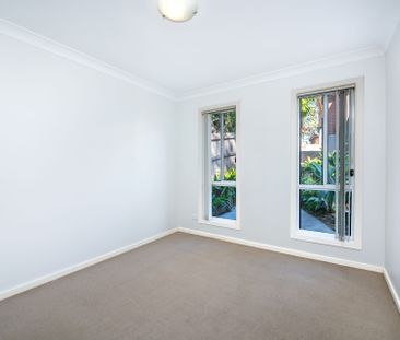 Modern & Spacious Villa Style Home - Photo 4