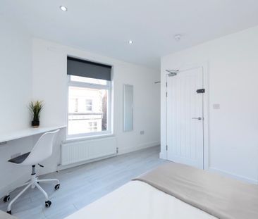 6 Bed Semi-Detached House, Lawrence Road, L15 - Photo 6