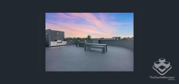 The Ultimate Inner-City Lifestyle for Rent! West End one bedroom one bathroom one car space - Photo 1