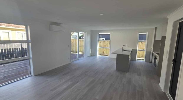 Brand New! - Photo 1