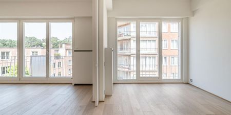Appartement te huur in Ukkel voor € 2.700 met 3 slaapkamers - Foto 4
