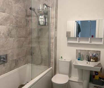 2 bedroom flat to rent - Photo 6