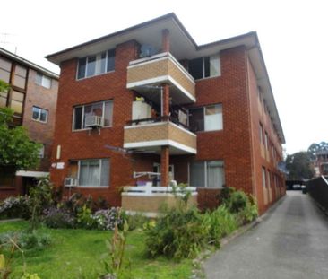 6/47 Hamilton Road, Fairfield NSW 2165 Top Floor Unit Within Walkin... - Photo 1