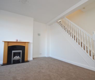 2 Bedroom Terraced House - Photo 2