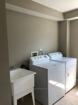 For Lease - 2353 Saddlecreek Crescent, Oakville, Ontario - Photo 1