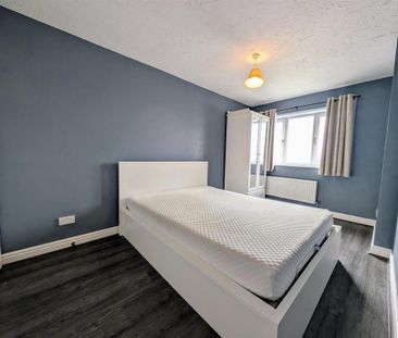 3 bedroom apartment to rent - Photo 5