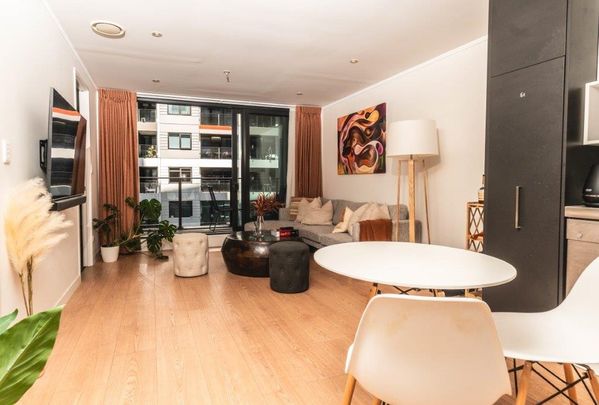 Fully furnished Centro 2 bedroom apartment with carpark available and pet friendly condition - Photo 1