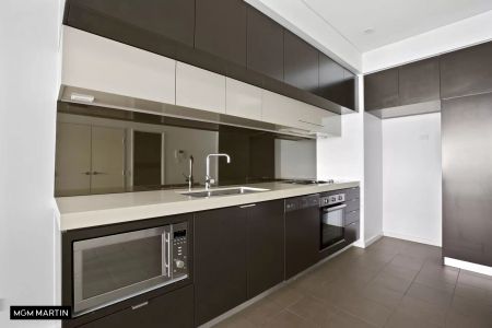 MGM MARTIN - TWO BEDROOM APARTMENT - Photo 4