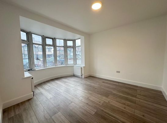 Princes Avenue, Kingsbury, NW9 - Photo 1