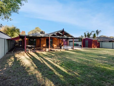 Central Thurgoona Hidden Gem! A MUST SEE!! - Photo 3