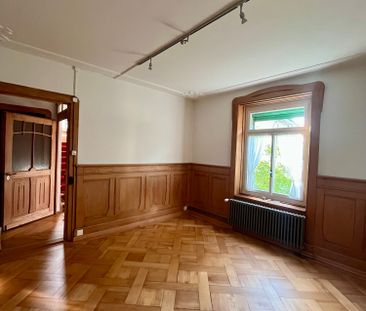 8.5-Zimmer-Maisonettewohnung mit Altbaucharme, grosser Terrasse und... - Photo 1