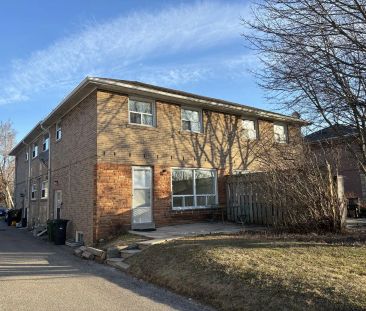 Two-Storey plus basement townhouse, 4 Bedrooms — 4 Bedrooms Townhouse - Photo 1