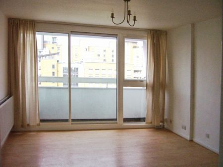 1-Bedroom Apartment with Balcony. The Quarterdeck, Canary Wharf E14 - Photo 4
