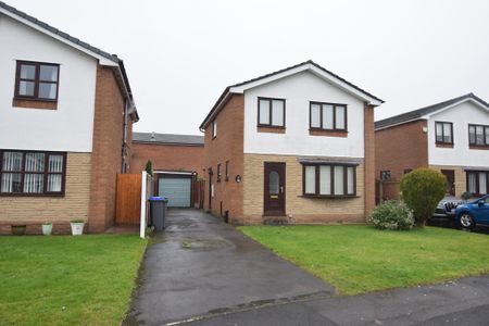 To Let 3 Bed Detached House - Photo 3