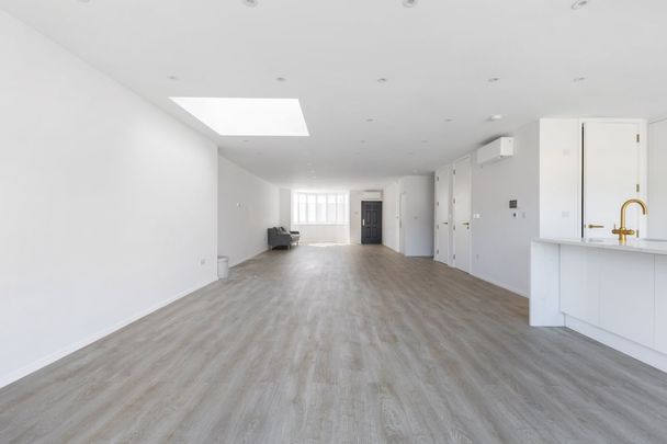 4 bedroom semi-detached house to rent - Photo 1