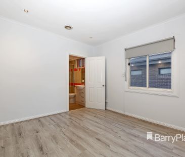 Stylish & Spacious Family Living - Photo 4