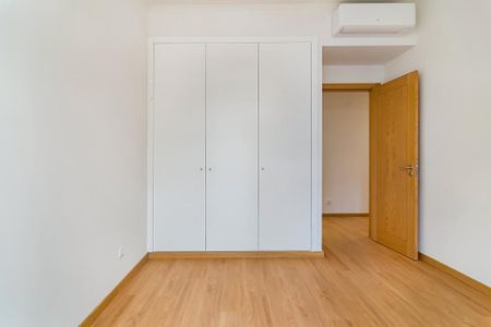 2 Bedroom Apartment, Lisboa - Photo 3