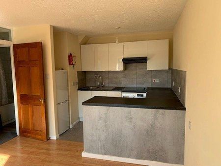 Studio to rent - Photo 3