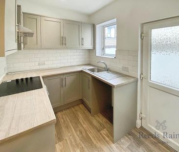 2 bedroom terraced house to rent - Photo 4