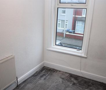4 bedroom terraced house to rent - Photo 6