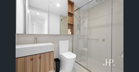 *Fully Furnished* Brand New Four- Bedroom Apartment in Prime Box Hill Location - Photo 4