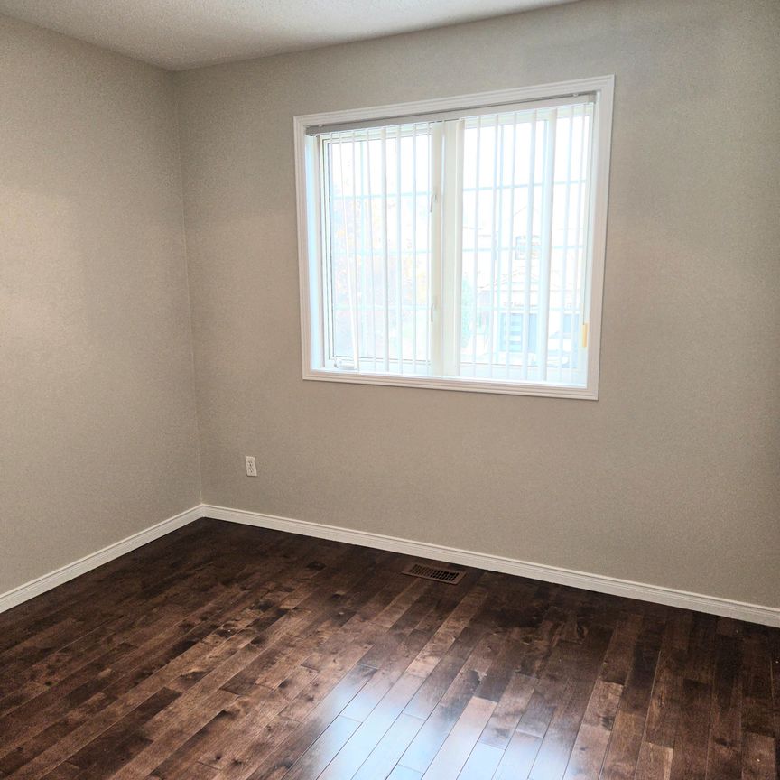 For Lease - 7212 Sedan Square, Mississauga, Ontario - Photo 1