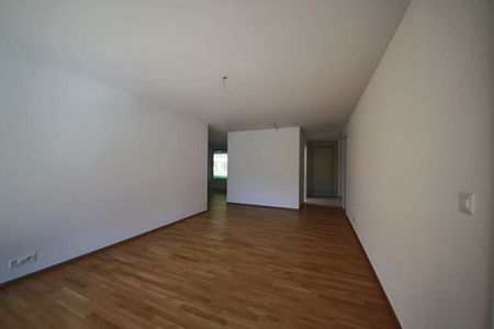 Modern 2.5 room apartment for rent in Ilanz! - Photo 2