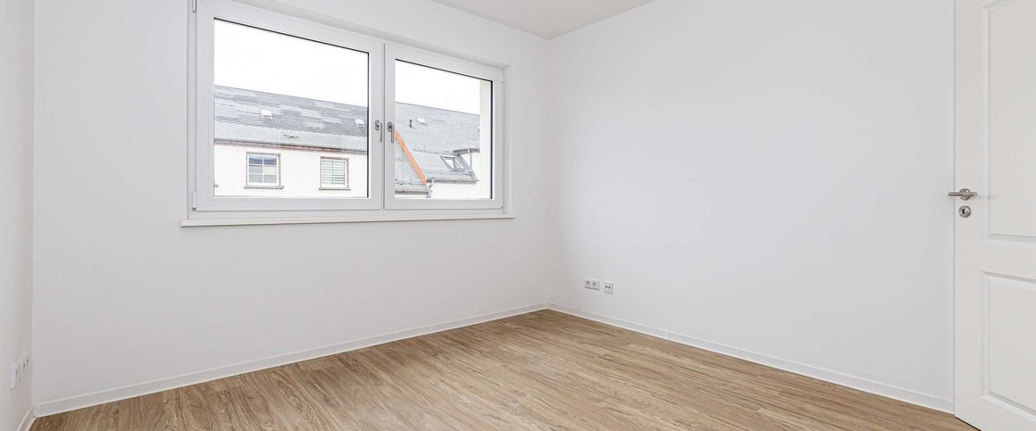 modern ausgebaut mit * Fußbodenheizung * Designbelag * Wanne+Dusche - sofort einziehen - Foto 1