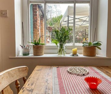 3 bedroom semi-detached house to rent - Photo 6