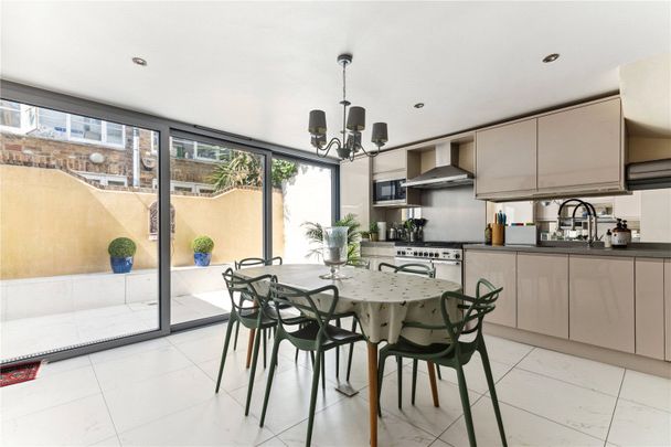 Laurence Mews, Brackenbury Village, W12, London - Photo 1