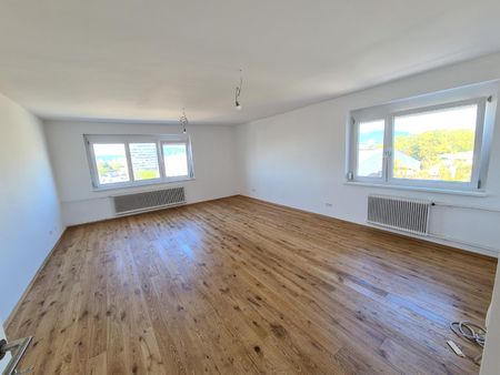 Erstbezug nach Sanierung - 2 Balkone - Bezirk Jakomini zur Miete - Photo 3