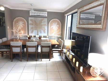 Quiet home, Royal Palms Estate - Photo 4