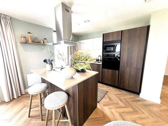 BRAND NEW APARTMENTS | 3 WEEKS RENT FREE FOR 12 MONTH TENANCY | PET FRIENDLY | 24-HOUR CONCIERGE | LUXURY AMENITIES | VIEWING RECOMMENDED! - Photo 1