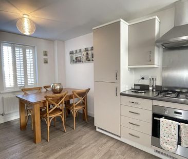 3 bedroom detached house to rent - Photo 2
