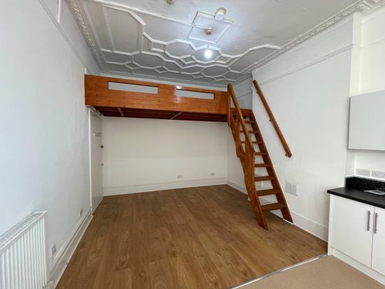 Studio Flat, Brondesbury Villas, NW6 - Photo 1