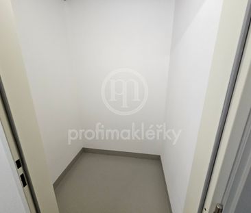 Pronájem bytu 1+kk a garsoniéry 37 m² - Fotografie 4