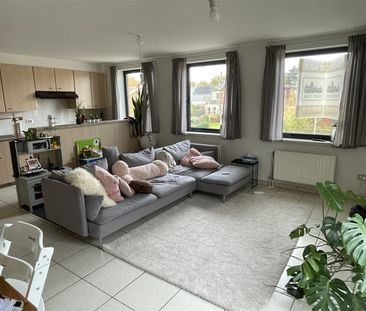 Gunstig gelegen 2 slaapkamer duplex appartement met garage. - Foto 3