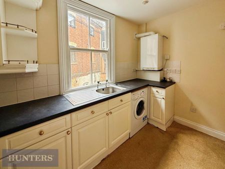 3 bedroom Flat To Let - Photo 4