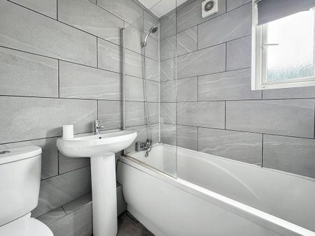4 bedroom terraced house to rent - Photo 2