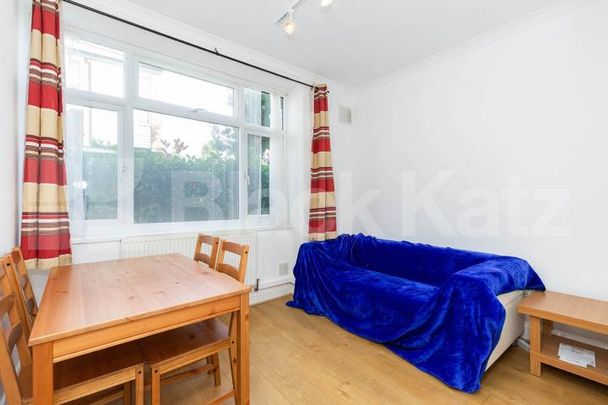 Three double bedroom property with modern kitchen and spacious lounge - Photo 1
