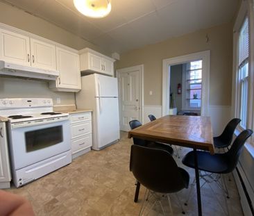 2315 Clifton – 2 BR 1 BATH NORTH END FLAT WITH PARKING AND LAUNDRY ... - Photo 5