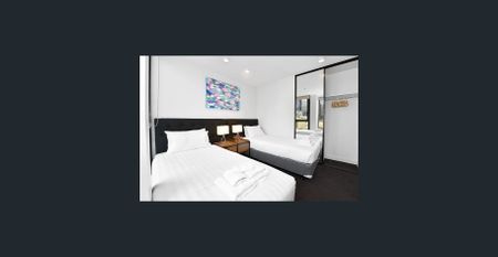 Move-In Ready Furnished Apartment | Prime CBD Location | Gym, Pool & City Views - Photo 3