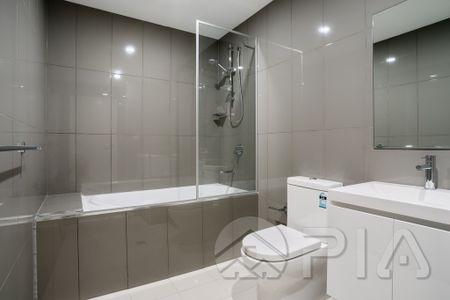 Fully furnished two bedroom apartment in Sydney's sought after location. 5 minutes walk to Redfern station. - Photo 4