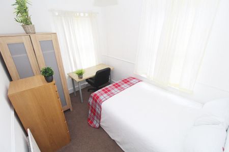 5 bedroom terraced house to rent - Photo 4