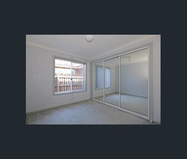 Spacious Villa in Quiet Complex - Photo 3