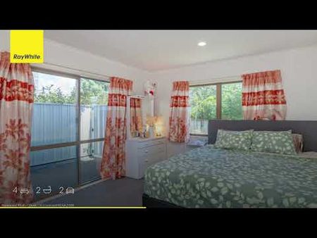 Beautiful and Central Four-Bedroom House available! - Photo 5