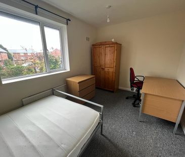 3 bedroom semi-detached house to rent - Photo 4