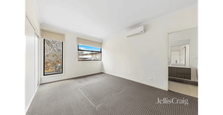 Superb 4 bedroom town home living in Heidelberg! - Photo 2