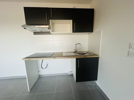 Location Appartement 3 pièces 68m² CARPENTRAS 84200 - Photo 4