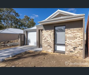 95 Vaughan Crescent, Forrestdale, WA 6112 - Photo 2